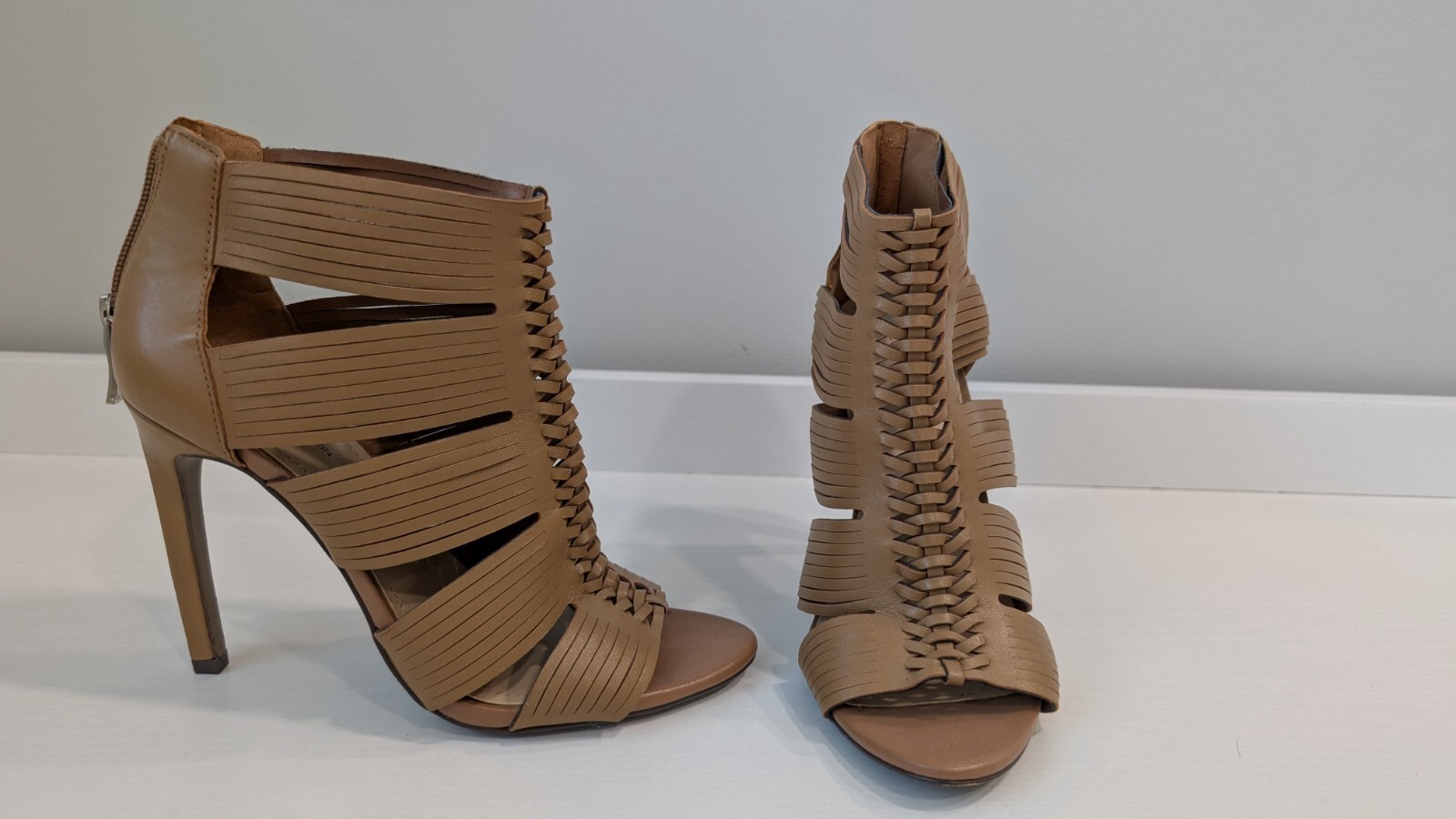 BCBGeneration Cerinah Tan Caged Ankle Leather Women Zipper Heels Size 6.5