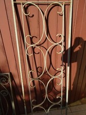 ancien  vintage , a 1m,48x0,48 grille défense ,mur ,fenétre ,terrasse fer forgé 