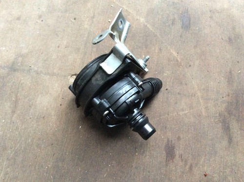 BMW 1 SERIE F40 M135I WASSERPUMPE 9470972 B8