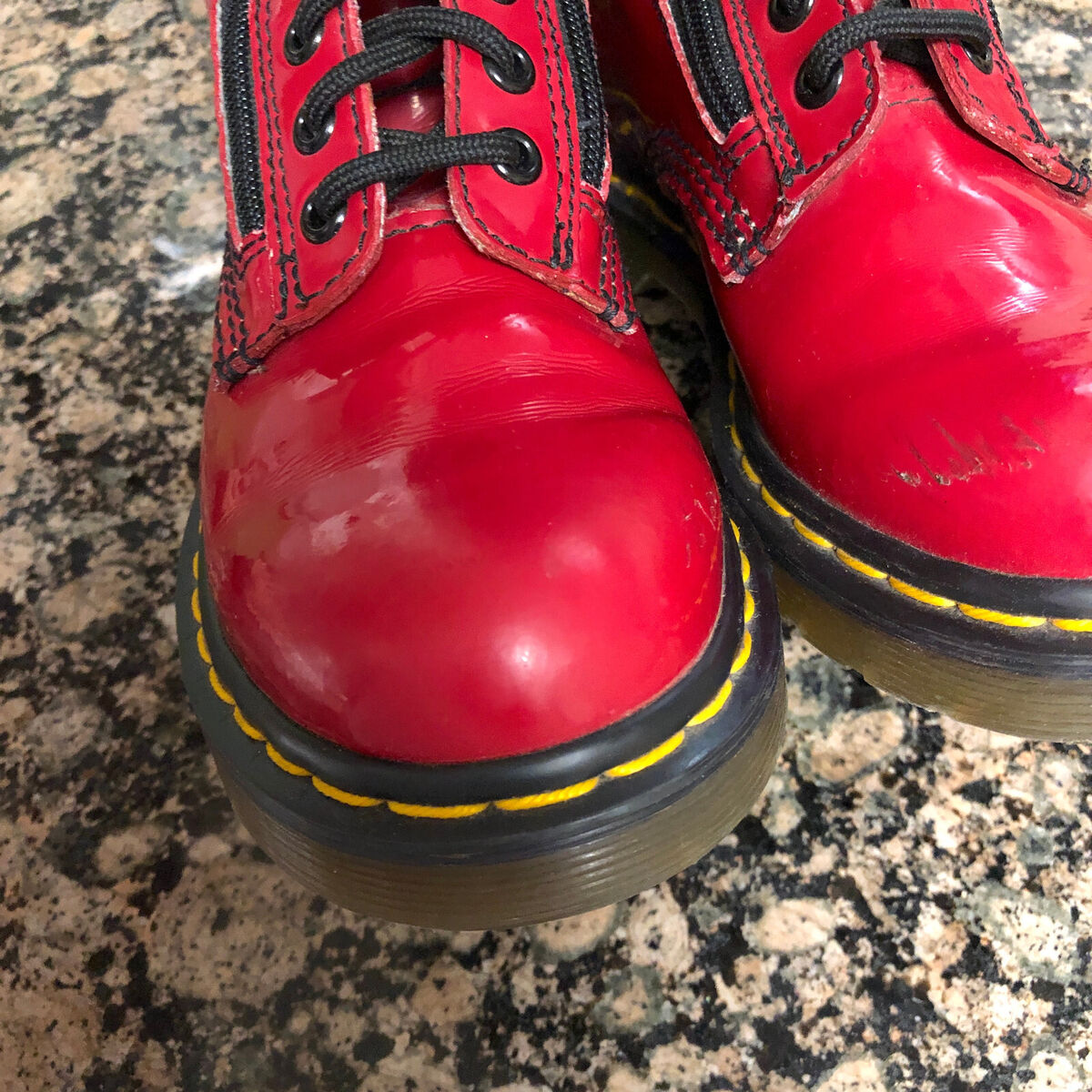 US 5 - Dr Martens 9733 Red Patent Leather Double Zip 14 US 5 - Dr Martens 9733 Red Patent Leather Double Zip 14