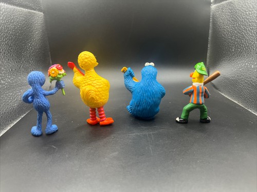 Sesame Street PVC Lot of 4 Figures Big Bird Bert, Grover, Cookie Monster - Picture 5 of 7