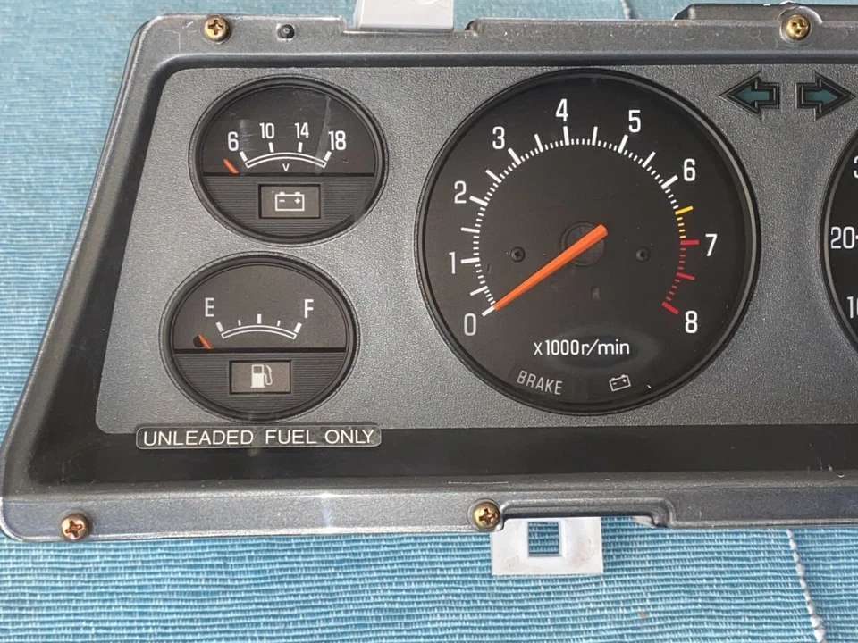 Datsun 510 Violeta Estrofa A10 Velocímetro Instrumento Medidor Tach Cluster 7K Rline Foto 2 de 4