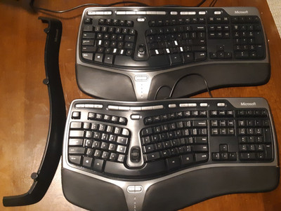 Lot of 2 Microsoft Natural Ergonomic Keyboard 4000 V1.0 with 1 Palm Riser TESTED