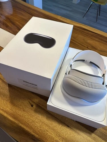 Apple Vision Pro 256GB, Solo Knit Band - S, Dual Loop Band - S, Light Seal - 33W