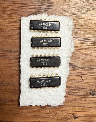(4) MC846P Motorola Quad 2-Input NAND Power Gate Logic IC DIP-14 Gold Pins