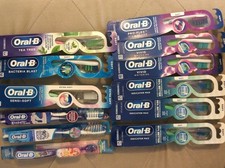 Lot of 12 Oral-B Toothbrushes New Vivid Pro Flex Indicator White FreeShip