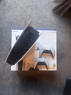 SONY PS5 DISC EDITION 825GB + ZWEI CONTROLLER Top Zustand  