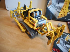 LEGO Technic Power Functions Bulldozer with Box (Lego No: 8275)