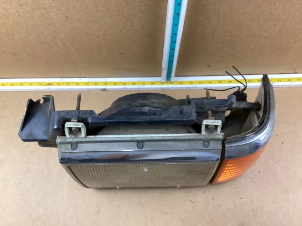 Conjunto de faros delanteros izquierdo del lado del conductor Ford F-150 1987-1991 E7TB-13006-AB Foto 3 de 4