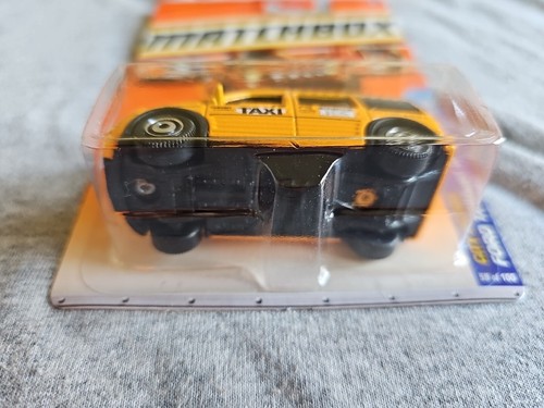 Matchbox Ford Transit Connect Taxi 2010 gelb 59/100 TOP KARTE City Action - Bild 4 von 4