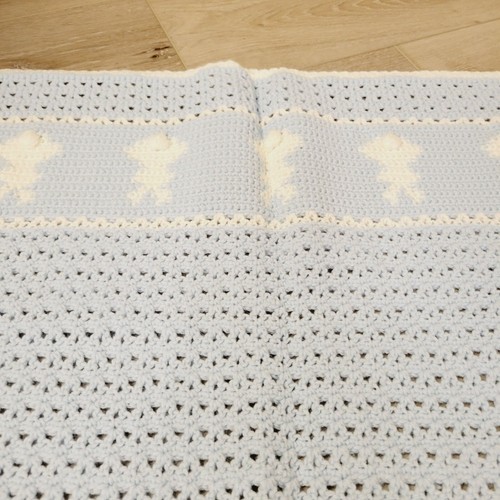 Vtg Crochet Knit Baby Blanket Bunny Rabbit Pattern Pom Pom White Tail Blue Throw - Picture 5 of 9