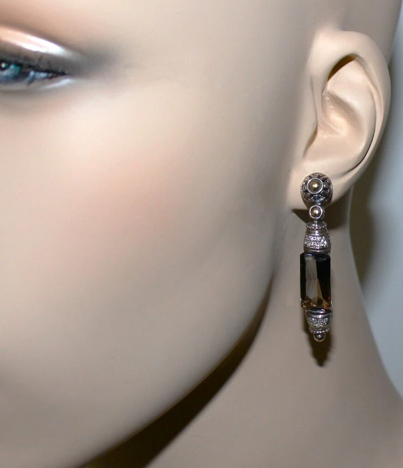 Pendientes alargados John Hardy de cuarzo ahumado y diamantes Batu Sari de 18 quilates y ley Foto 2 de 4