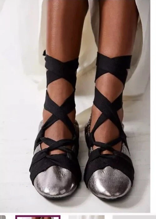 Pisos de ballet Free People Cece envolventes, plateados con correas negras, 8, ¡nuevos! $128 Foto 2 de 4