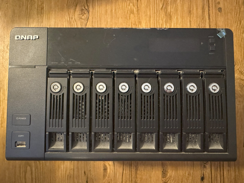 QNAP TS-869 Pro 8-Bay NAS Storage Array w/ 8 x WD RED 8TB Hard Drives ...