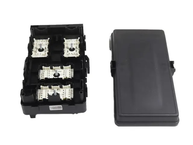 Genuine Mopar Pre Fuse Block Power Distribution Center 68481781AB thumbnail 4