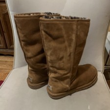 UGG Australia Classic Tall II Womens Winter Boots - Size  6