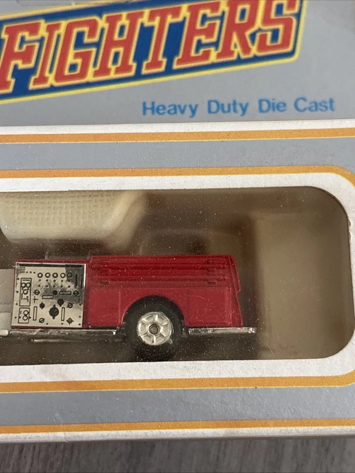 Model Power 7766 American LaFrance Fire Pumper White / Red 1/87 HO Die-cast - Image 3 of 4