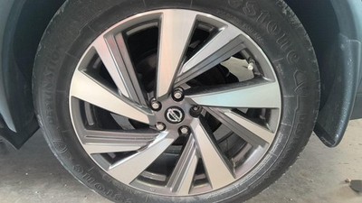 Used Wheel fits: 2019 Nissan Murano 20x7-1/2 alloy machined face painted pockets
