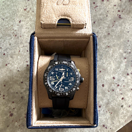 Breitling Endurance Pro Chronometer Chronograph Quartz 44mm. Black Rubber