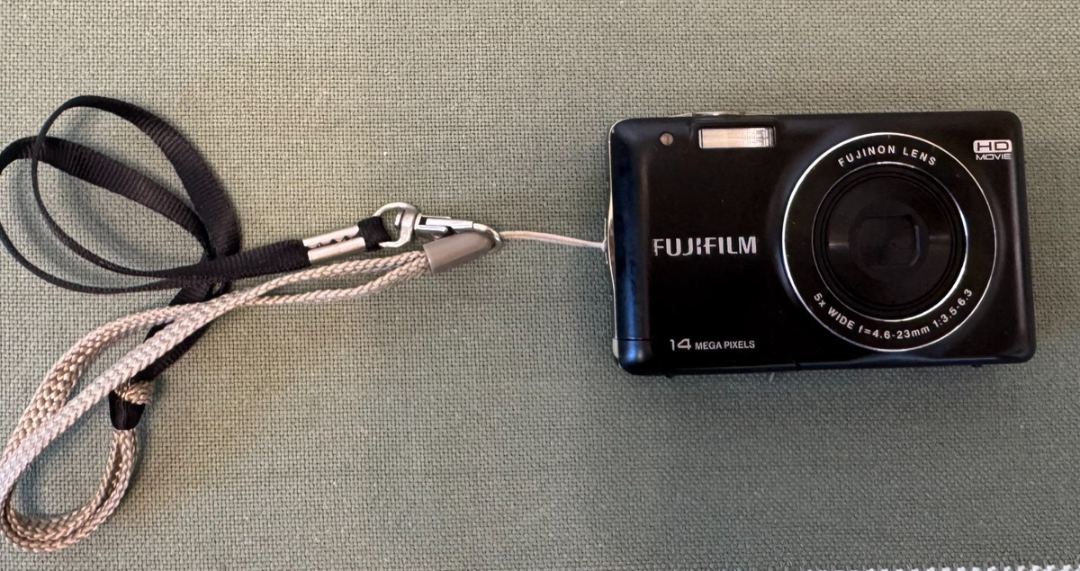 Fujifilm FinePix JX Series JX500 14.0MP Digital Camera - Black