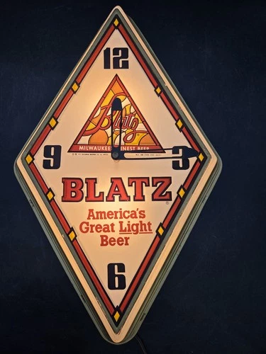 1977 Blatz Beer beer clock light Sign, Clock Inop Vintage Light Bar Mancave