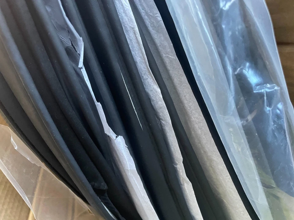 日产 Titan 座椅套 2009 - 2024 全套 5 座黑色皮革新品 — 第 3/4 张图片