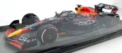 Spark 1/18 Scale Resin 18S764 - Red Bull Racing RB18 F1 2022 #1 Verstappen Miami