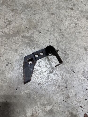 99-04 Jeep Cherokee XJ WJ Wrangler TJ 4.0 Throttle Cable Bracket (M00)