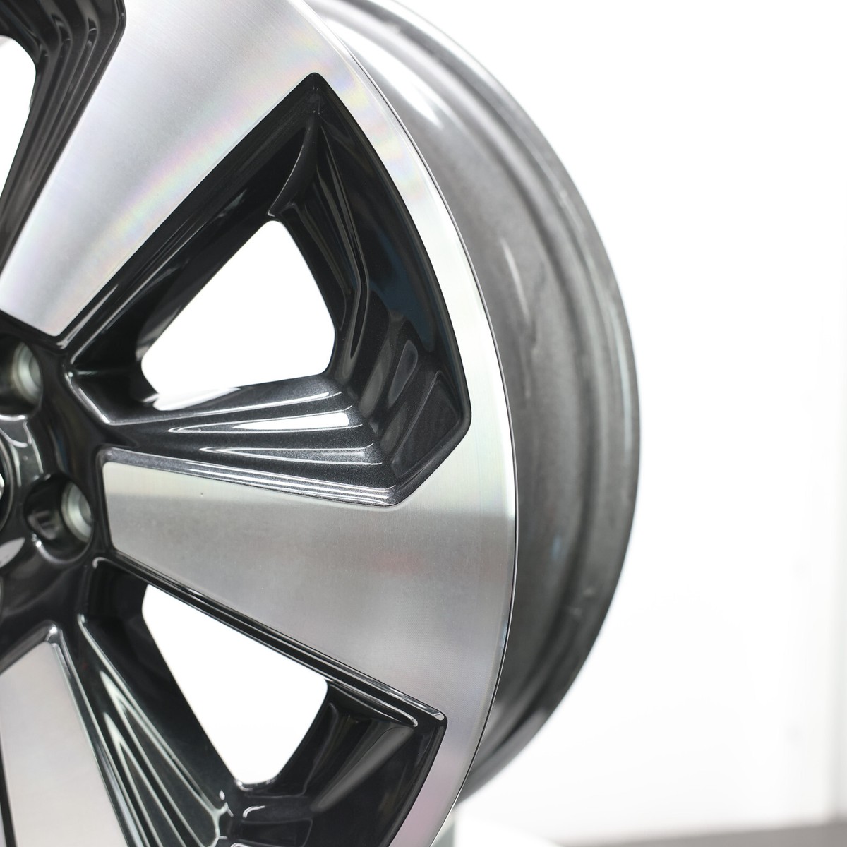 SUBARU FORESTER 17X7.0 WHEEL RIM 68839 CHARCOAL / MACHINED OEM