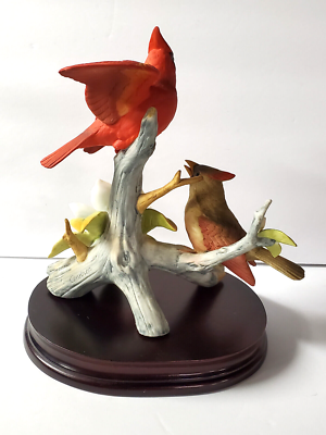 Andrea by Sadek Cardinal Bird Porcelain With Wood Base Japan 6229