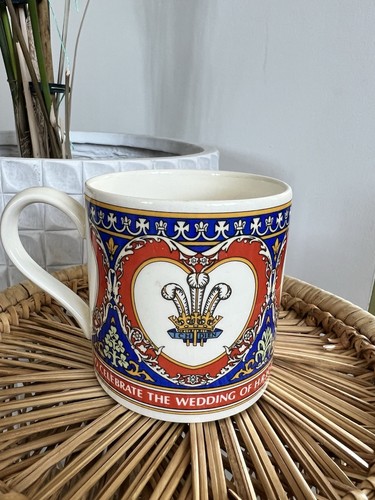 Wedgwood 1981 Royal Wedding Mug Prince Charles & Lady Diana + Leaflet & Box - Picture 6 of 16