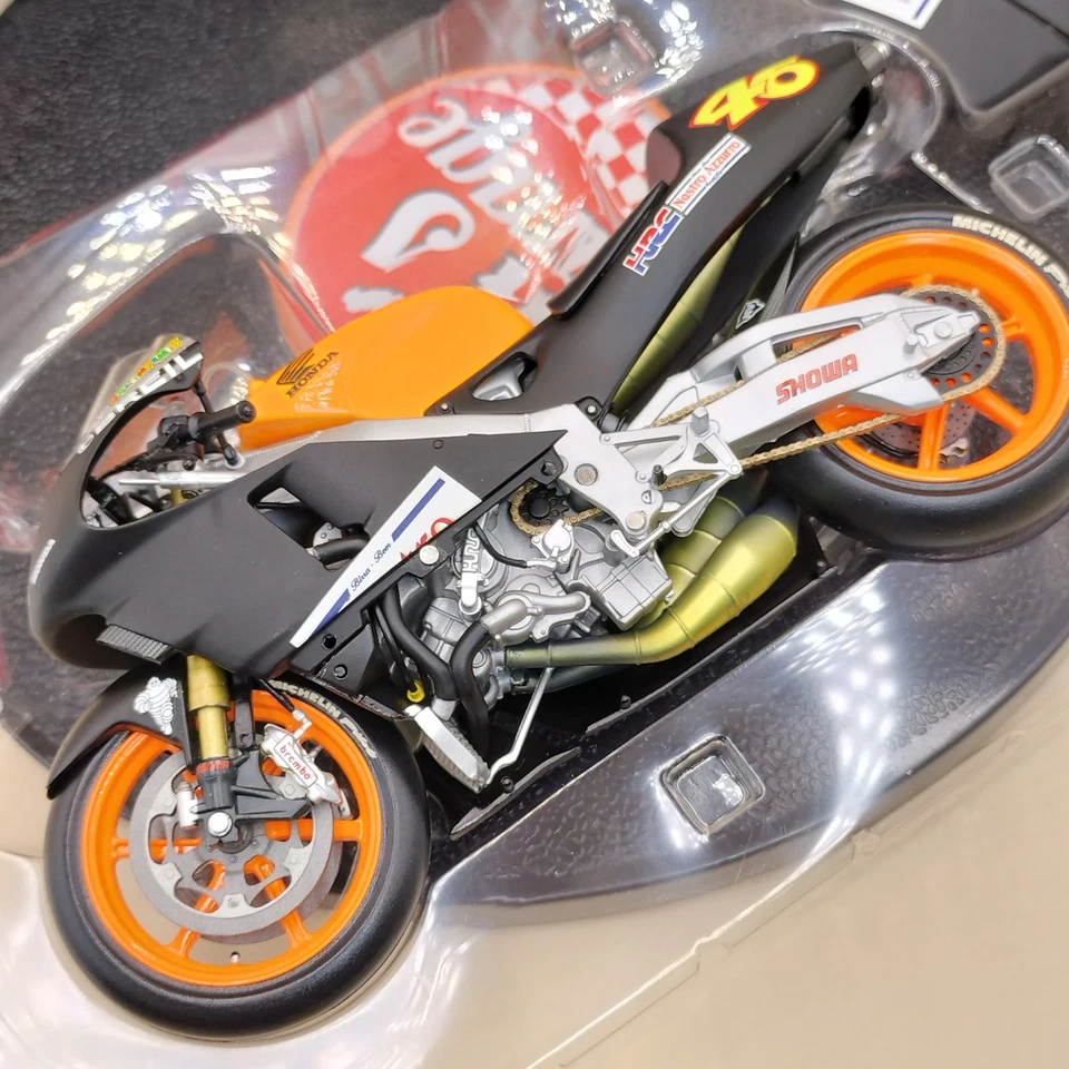 MINICHAMPS 1/12 Honda NSR 500 Valentino Rossi Nastro Azzuro Test 2000 122006186 Foto 2 de 4