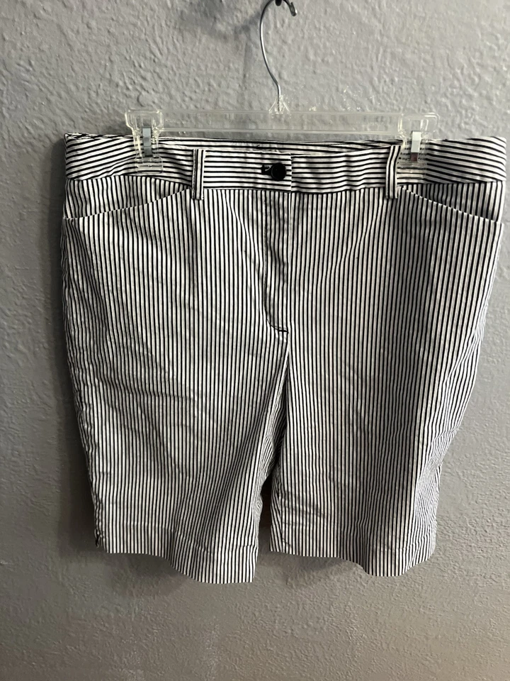 Pantalones cortos de golf Jones New York Signature Bermudas para mujer talla 14 blancos negros a rayas Foto 2 de 4