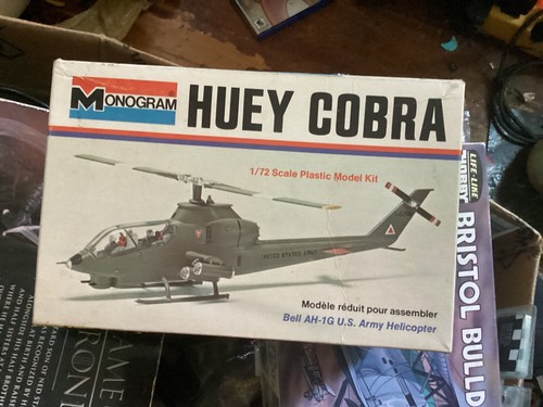 MONOGRAM 5000 HUEY COBRA 1/72 scale MODEL KIT