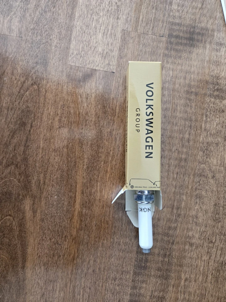 8 bujías OEM 06k 905 601 M Audi/Volkswagen Foto 3 de 4