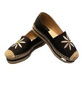 Sheln Size 6 Women  s Canvas Slip On Shoes Black With Daisies. Very Cute