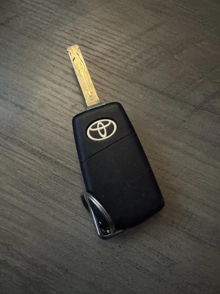 Toyota Camry Key Fob 2018-2021 - Image 2 of 4