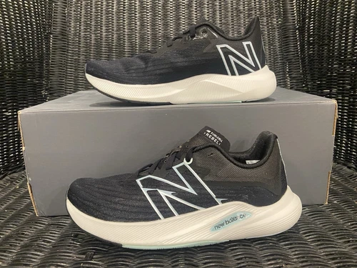 NEW BALANCE FUELCELL REBEL V2  WOMENS RUNNING SHOES WHITE/BLACK NEW SZ 6
