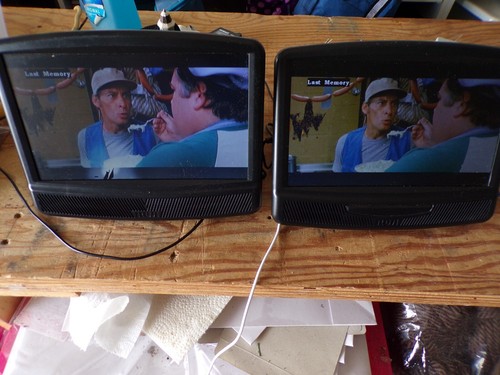 RCA Mobile DVD System With Dual 10" Screens DRC79108 W/Remote tested Works