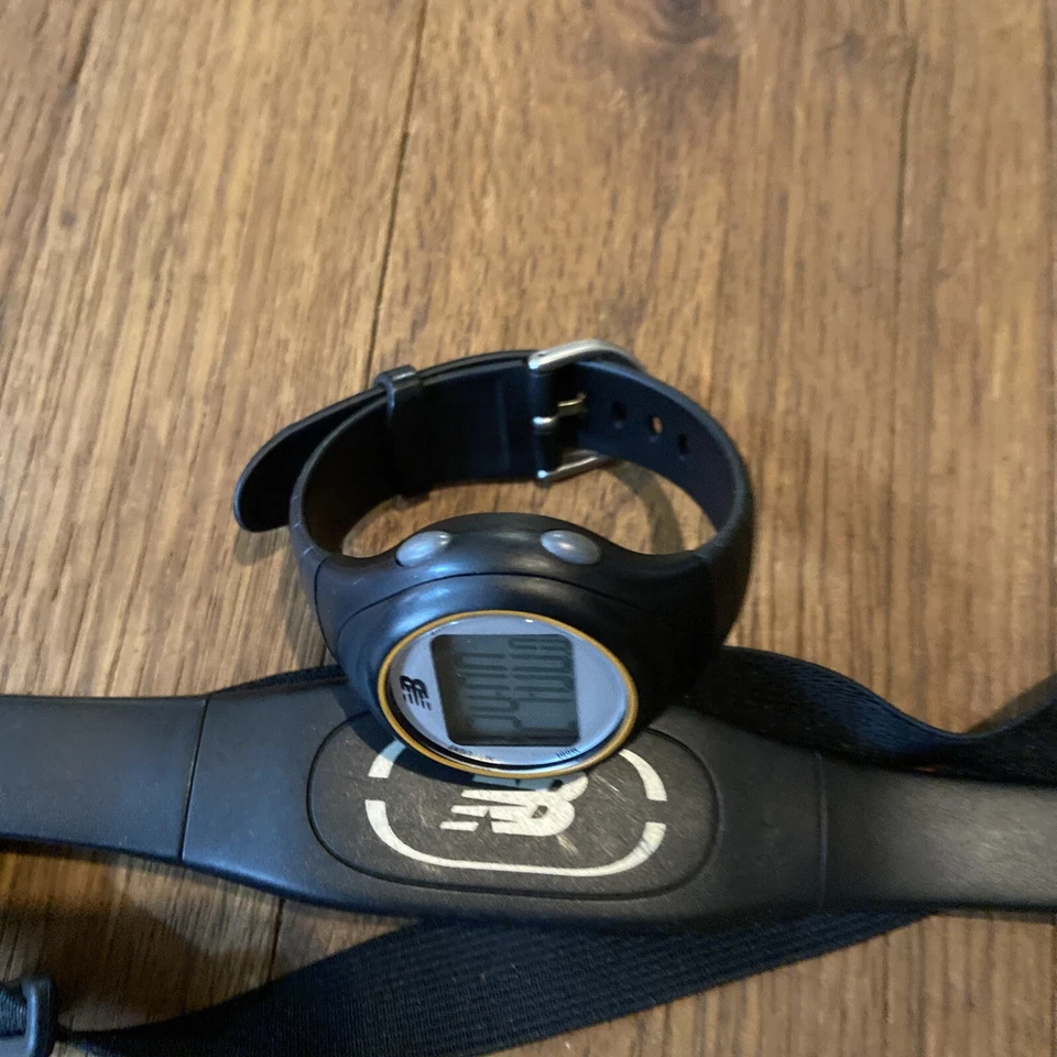 Reloj monitor de ritmo cardíaco New Balance con correa para el pecho para correr entrenamiento NX301 Foto 3 de 4