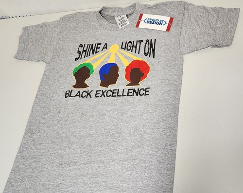 T-shirt d'excellence noir Shine A Light On taille 8 NEUF fier de design - Photo 1 sur 4