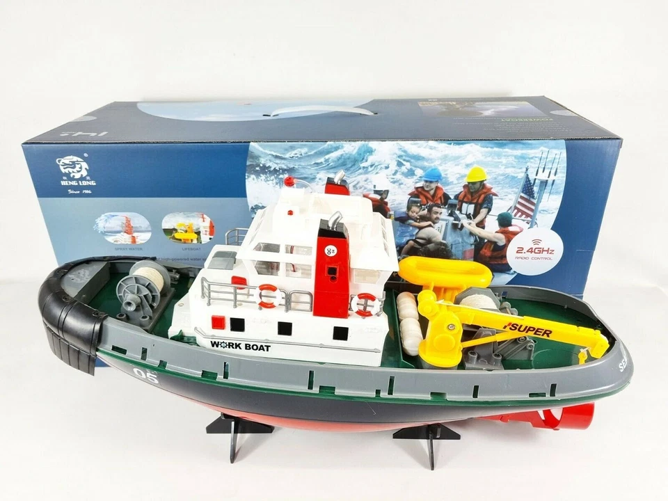 Heng Long 2.4G Remote Control Tug Boat with Water Gun & Crane - UK Model - Image 3 of 4