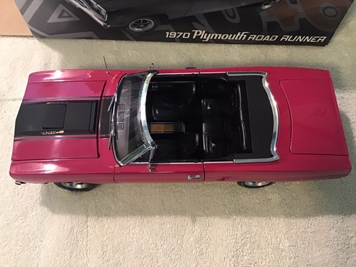1/18 GMP 1970 Plymouth Road Runner rosa convertible 1/199 - Imagen 4 de 9
