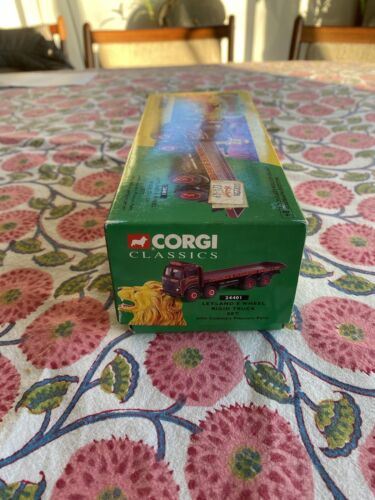 Corgi Classics 1:50 John Codona Fairs Leyland 8 Wheel Rigid #24401 - Picture 12 of 12