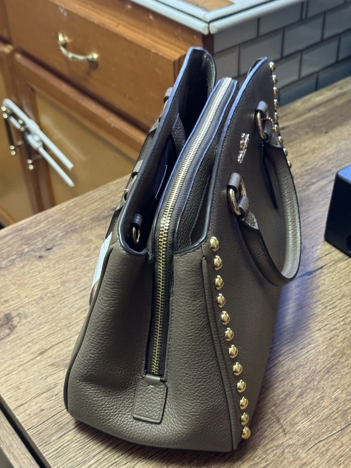 NWT  Coach Savannah Carryall Bag up-crafted with rivets - Image 3 of 4