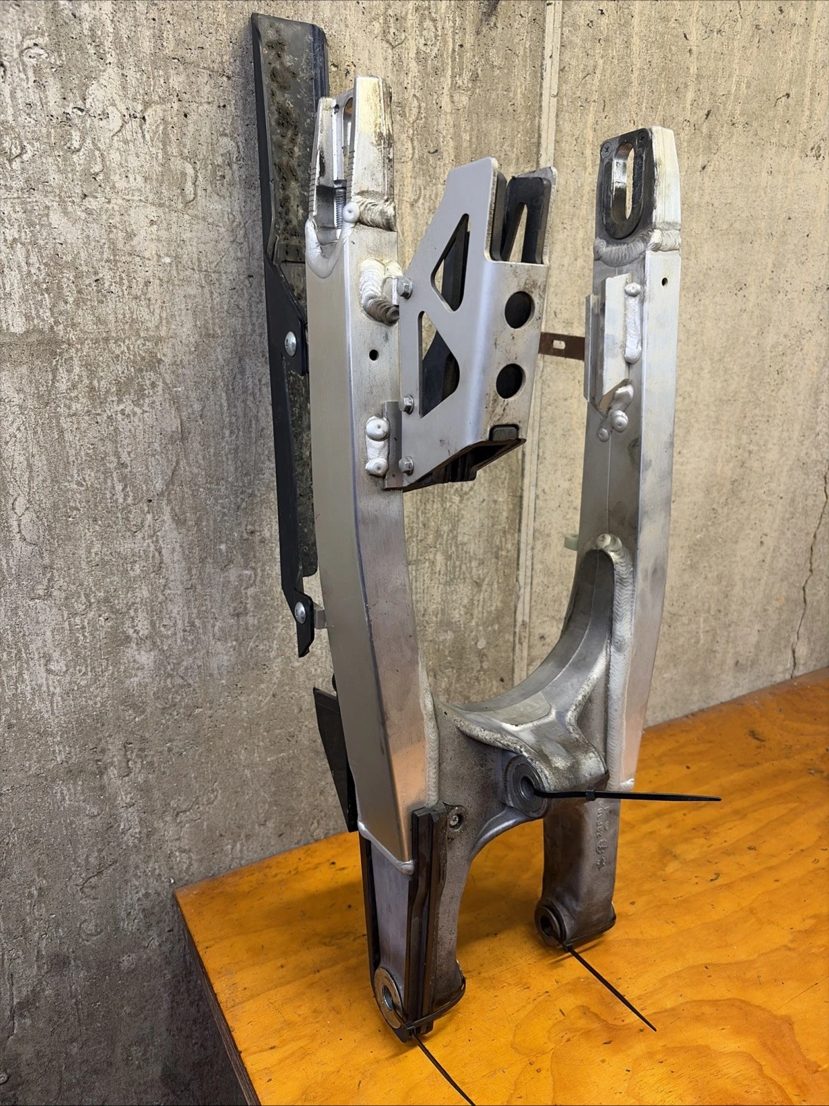 SWINGINGARM ASSY,RR