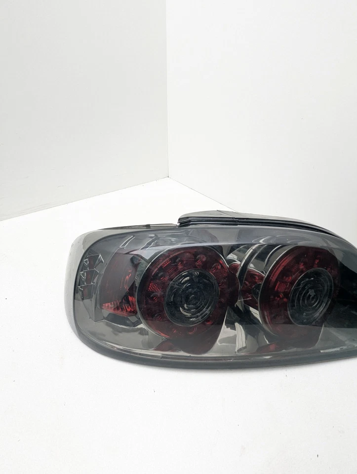 2004-2008 Mazda RX-8 After Market Tinted Tail Light Pair - Imagem 3 de 4