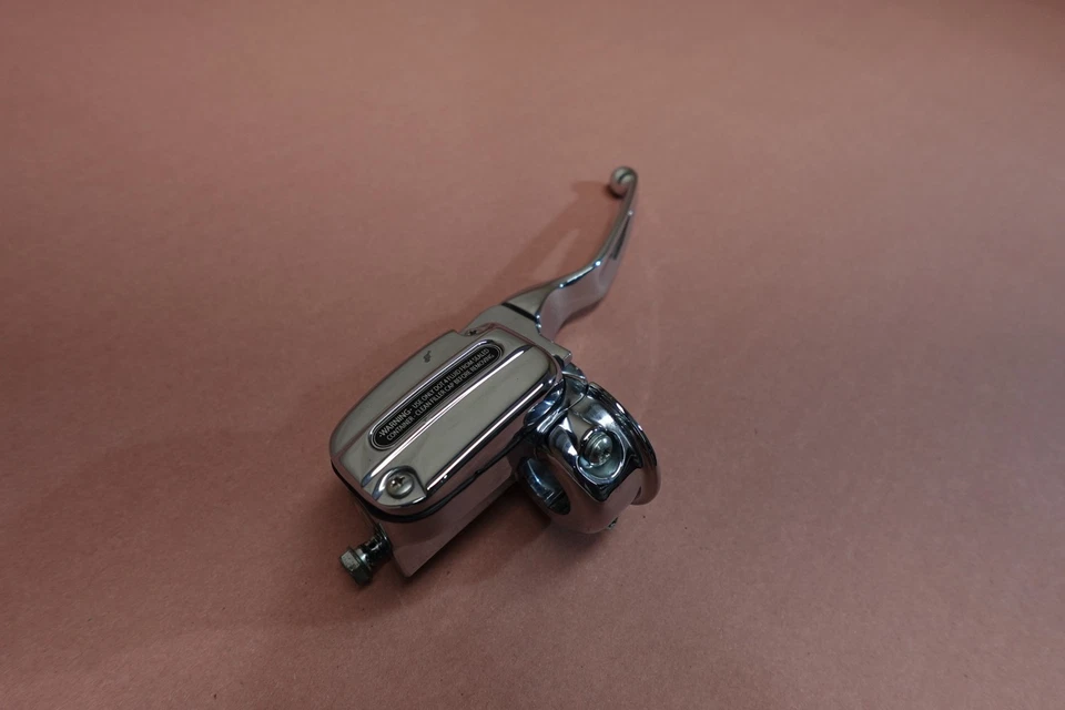 Harley Davidson VRSCSE 2005-2006 V-Rod conjunto de cilindro maestro de freno delantero Foto 3 de 4