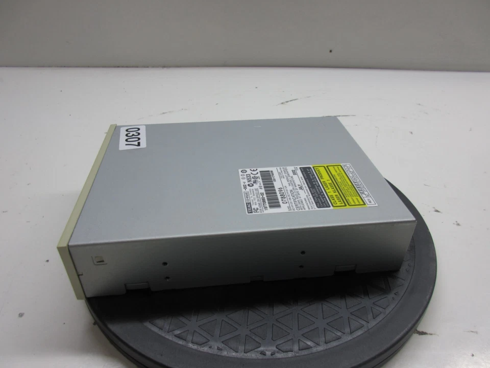 Unidad de disco TEAC CD-W524E CD-RW IDE Foto 3 de 4