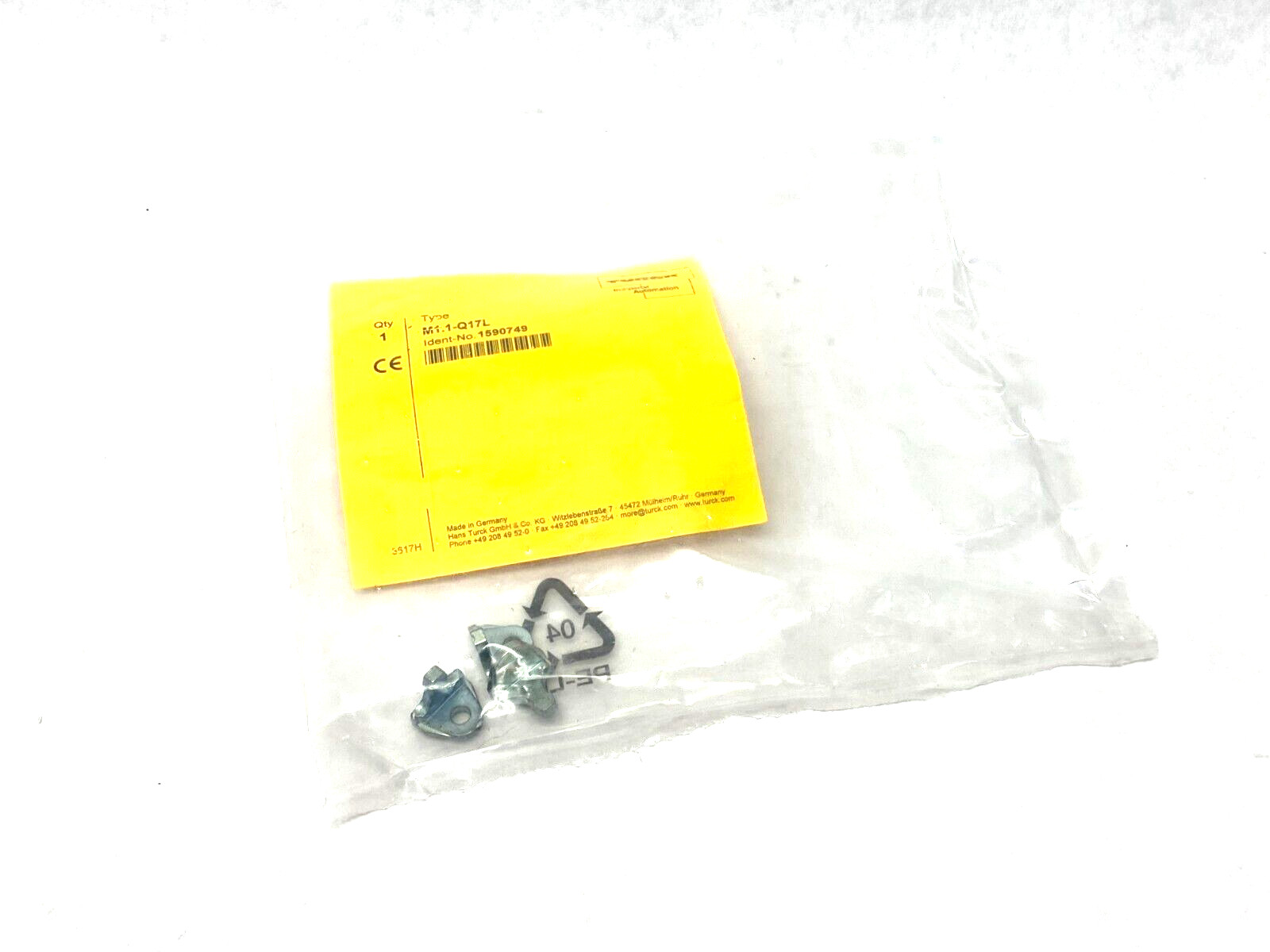 Turck M1.1-Q17L Mounting Bracket For Position Sensors 1590749